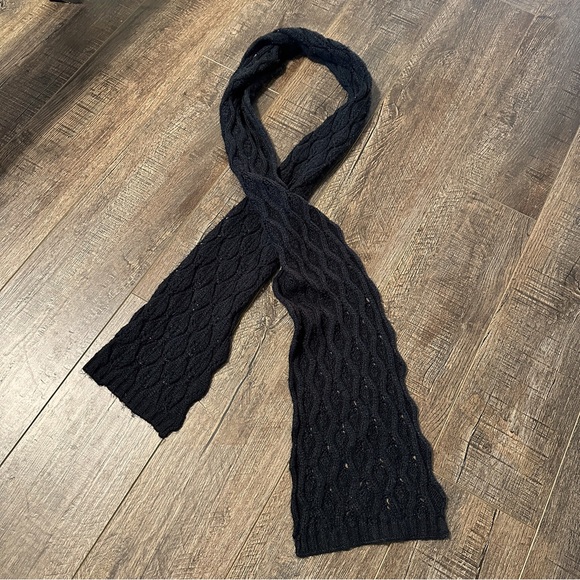 Black Knitted Scarf Cold Weather Winter Accessory Crochet - Picture 1 of 3